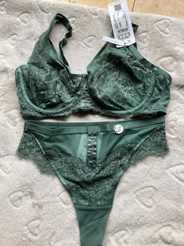Hunkemöller set (BH, brazilian en string) nieuw, Verzenden, Groen, Setje