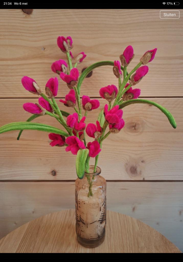 Kunstbloemen Chenilledraad/ pijpragers fuchia bloemen+ vaas, Binnen, Roze, Nieuw, Ophalen of Verzenden
