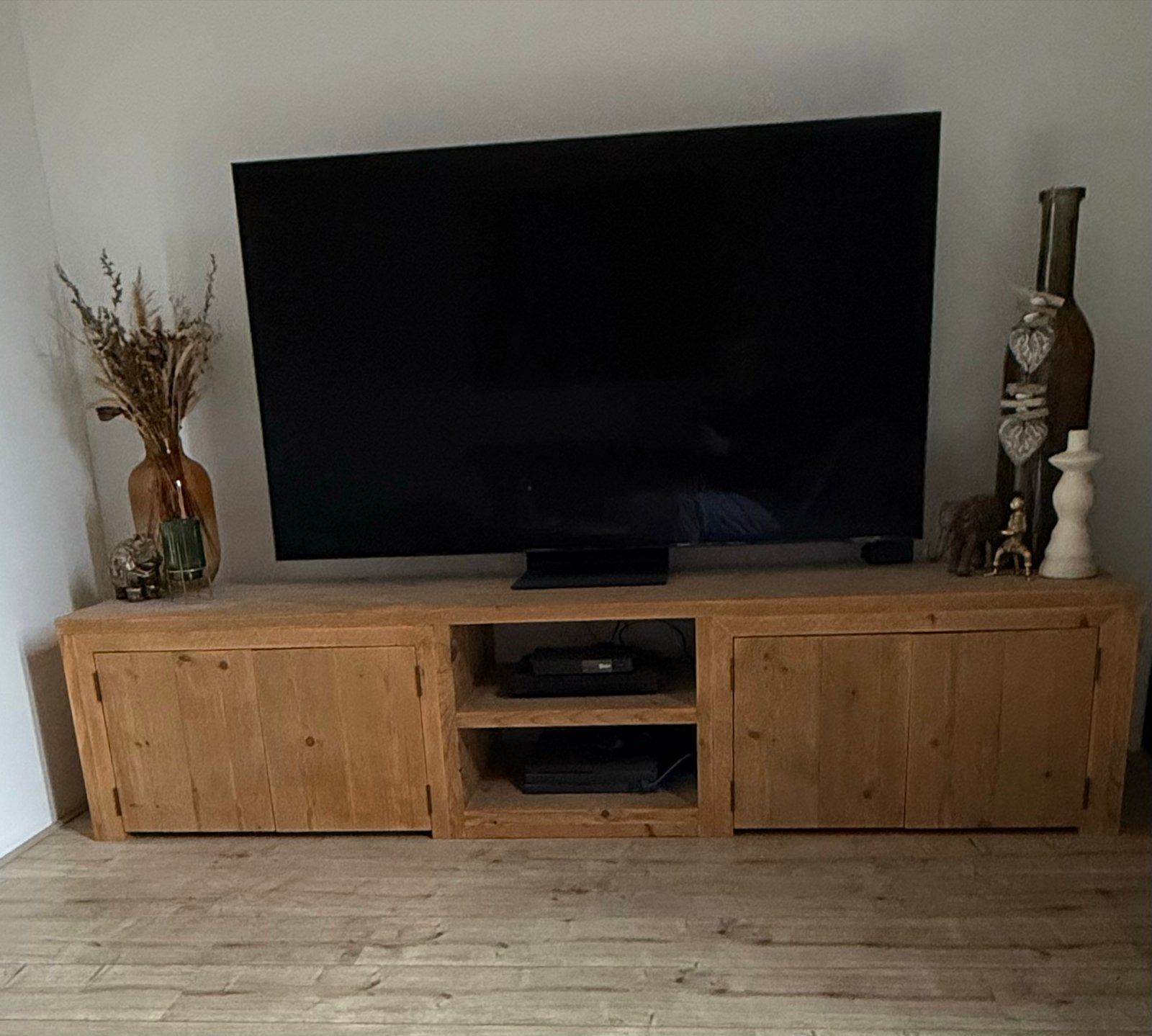 Robuust houten tv-meubel - 220x50x50 cm, Ophalen, Gebruikt, 200 cm of meer, Minder dan 100 cm