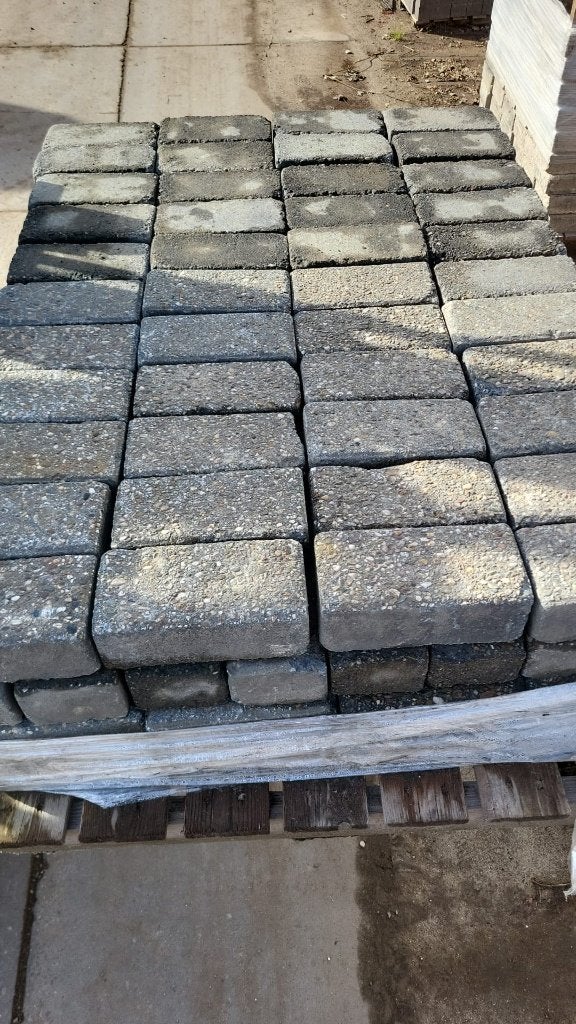 234m2 gebruikte betonklinkers bkk 22x11x7cm zwart, Ophalen, Gebruikt, Klinkers, 10 m² of meer