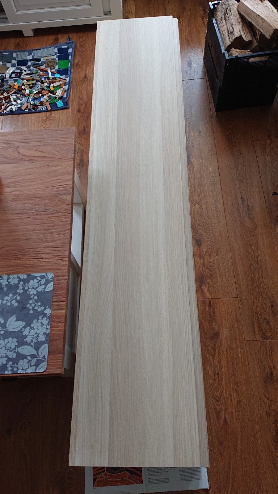 Hoge kast Ikea met deur eikenpatroon, Ophalen, Zo goed als nieuw