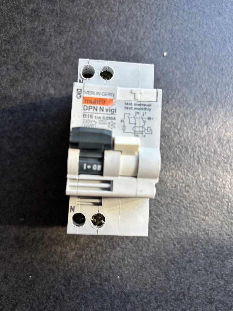 merlin gerin multi 9 dpn n vigi b16, Ophalen of Verzenden, Gebruikt, Overige merken, Aardlekautomaat