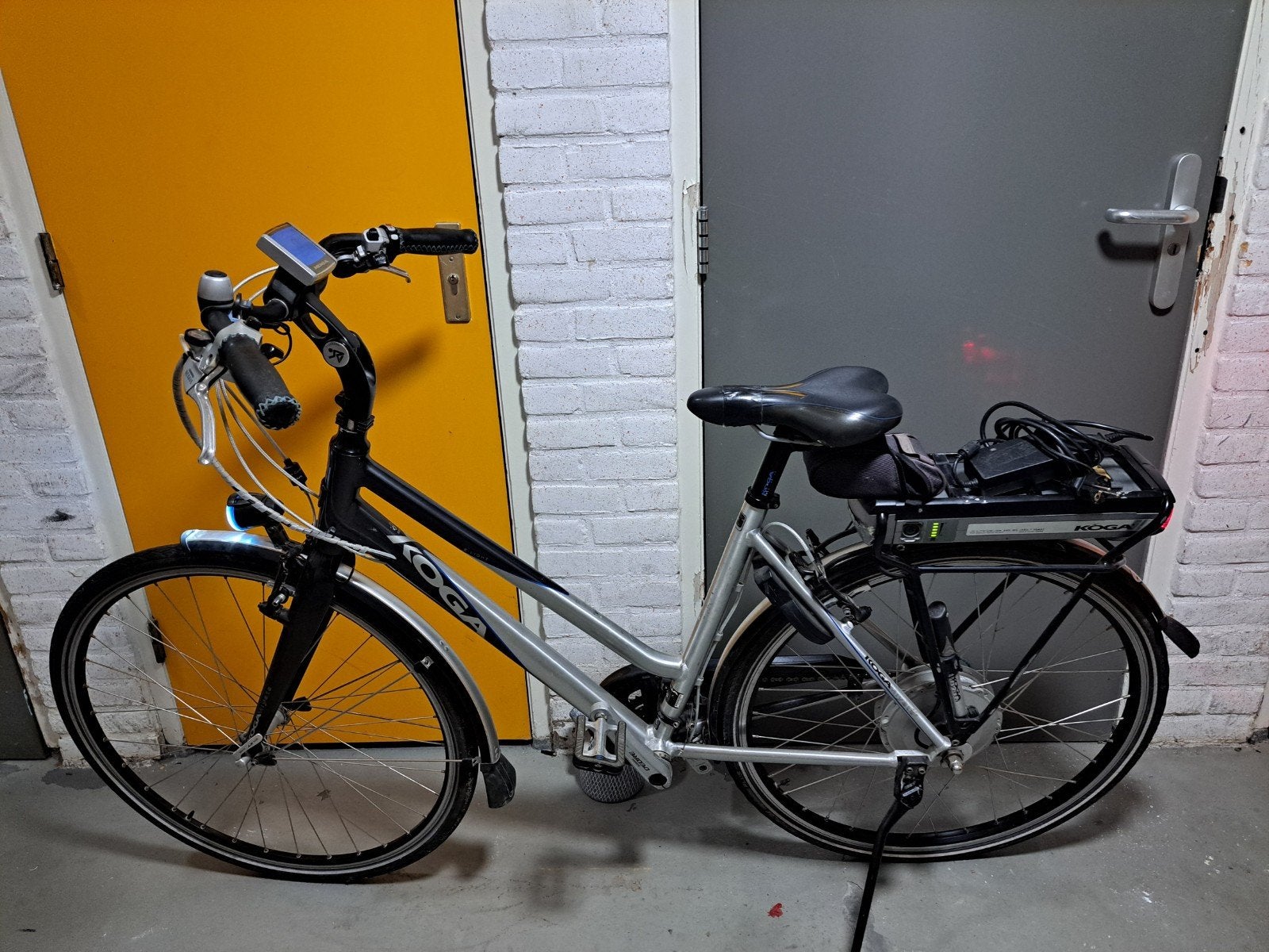 Elektrische dames en herenfiets Koga, Fietsen en Brommers, 51 tot 55 cm, Ophalen of Verzenden, Zo goed als nieuw, 50 km per accu of meer