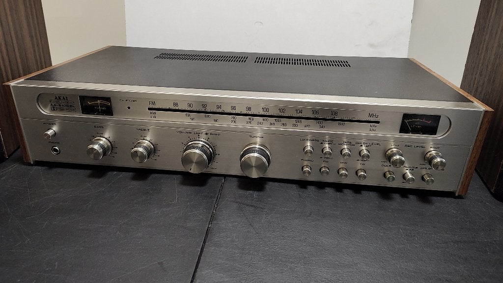 Akai AA-810DB receiver, Ophalen of Verzenden, Gebruikt, Minder dan 60 watt, Overige merken