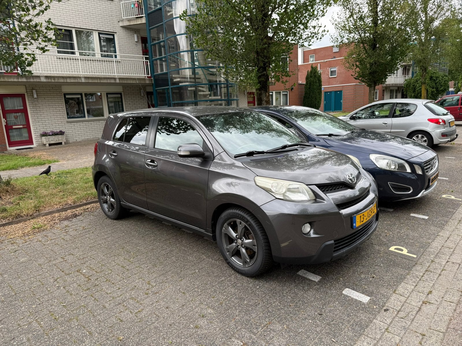 Toyota Urban Cruiser 1.3 Vvt-i  2009 distributieketting., Auto's, Voorwielaandrijving, Stof, Zwart, 4 cilinders