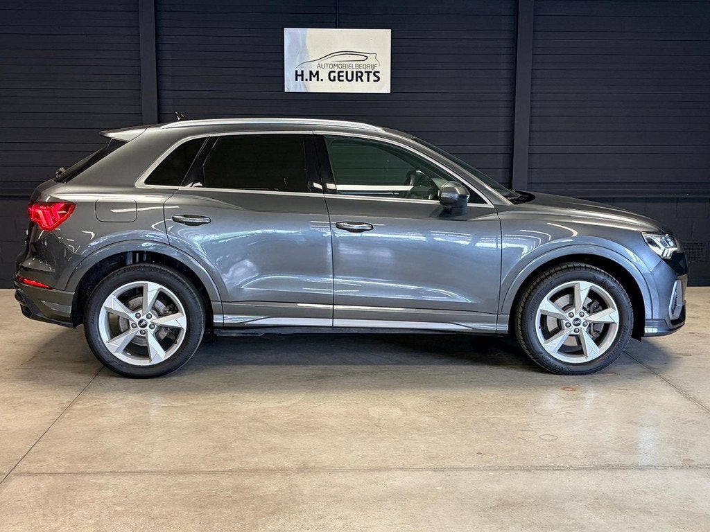 Audi Q3 4.5 TFSIe S line ! VERKOCHT ! (bj 2021, automaat), Gebruikt, Zwart, Parkeersensor, Leder en Stof