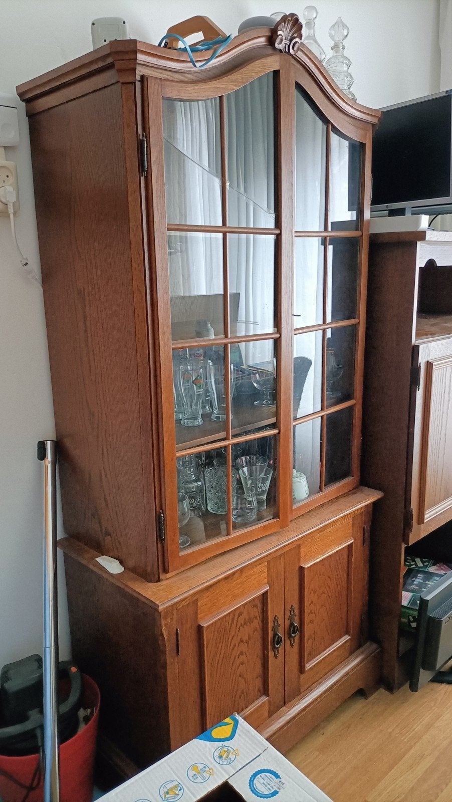 Antieke Eiken Vitrinekast met Glazen Deuren, Ophalen