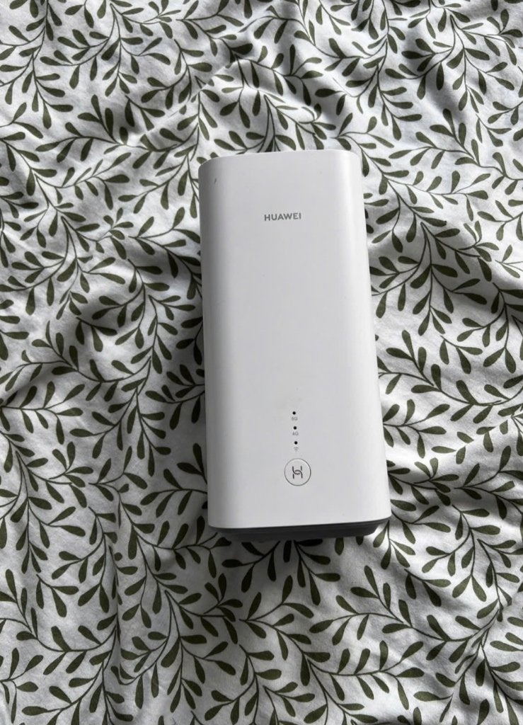 Huawei 5G CPE Pro 2 Router (H122-373) - Zo goed als nieuw, Ophalen of Verzenden, Zo goed als nieuw, Router, Huawei