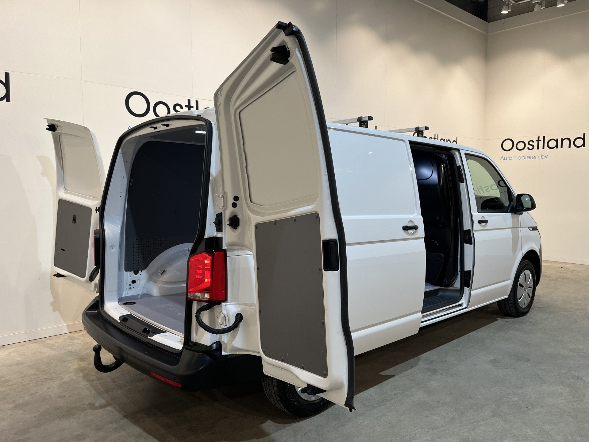 Volkswagen Transporter 2.0 TDI L2H1 / Euro 6 / Schuifdeur L, Auto's, Gebruikt, 4 cilinders, Met garantie (alle), Volkswagen