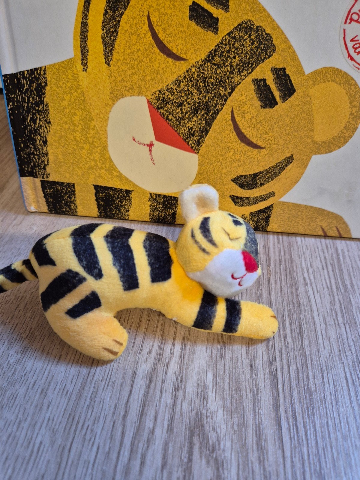 De tijger slaapt boek met vingerpopje, Ophalen of Verzenden