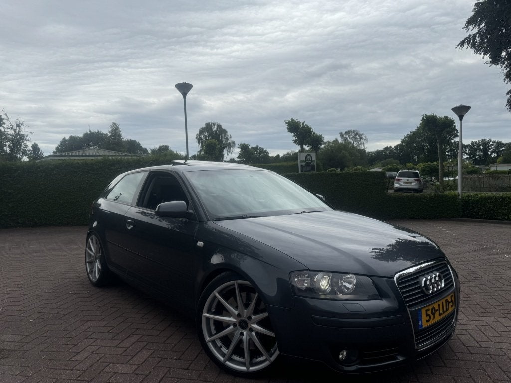 Audi A3 3.2 V6 Xenon Pano Bose Remus 6Bak Sensor Voll, 251 pk, Gebruikt, Bedrijf, Handgeschakeld