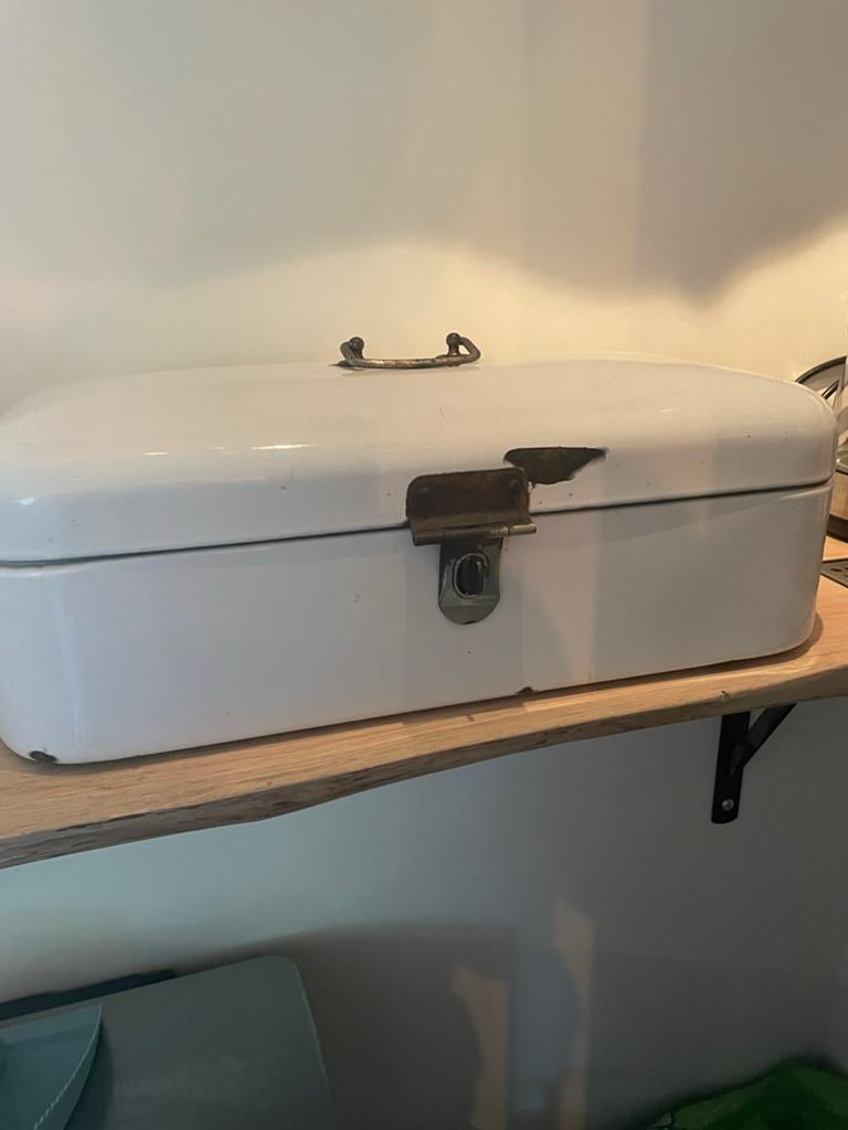 Vintage Broodtrommel Wit Emaille met Koperen Sluiting, Ophalen