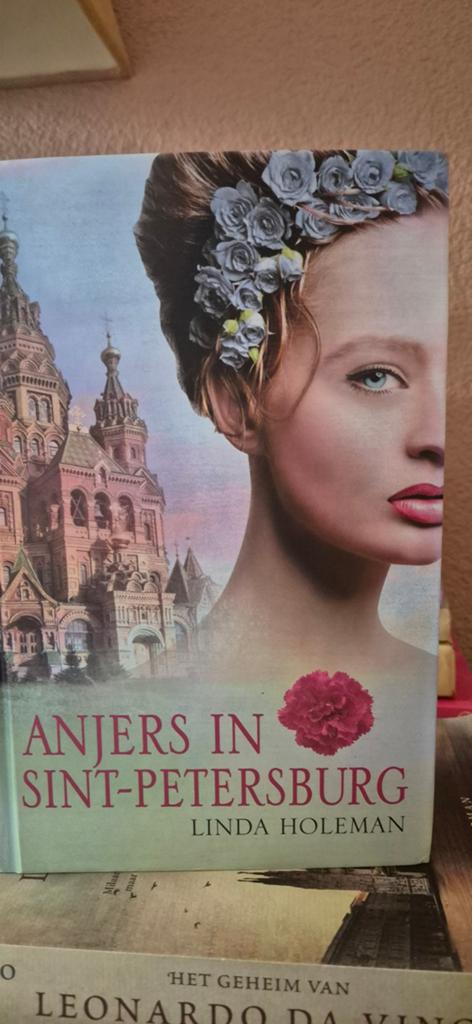 Linda Holeman - Anjers in Sint-Petersburg prachtig boek, Ophalen of Verzenden, Zo goed als nieuw, Linda Holeman