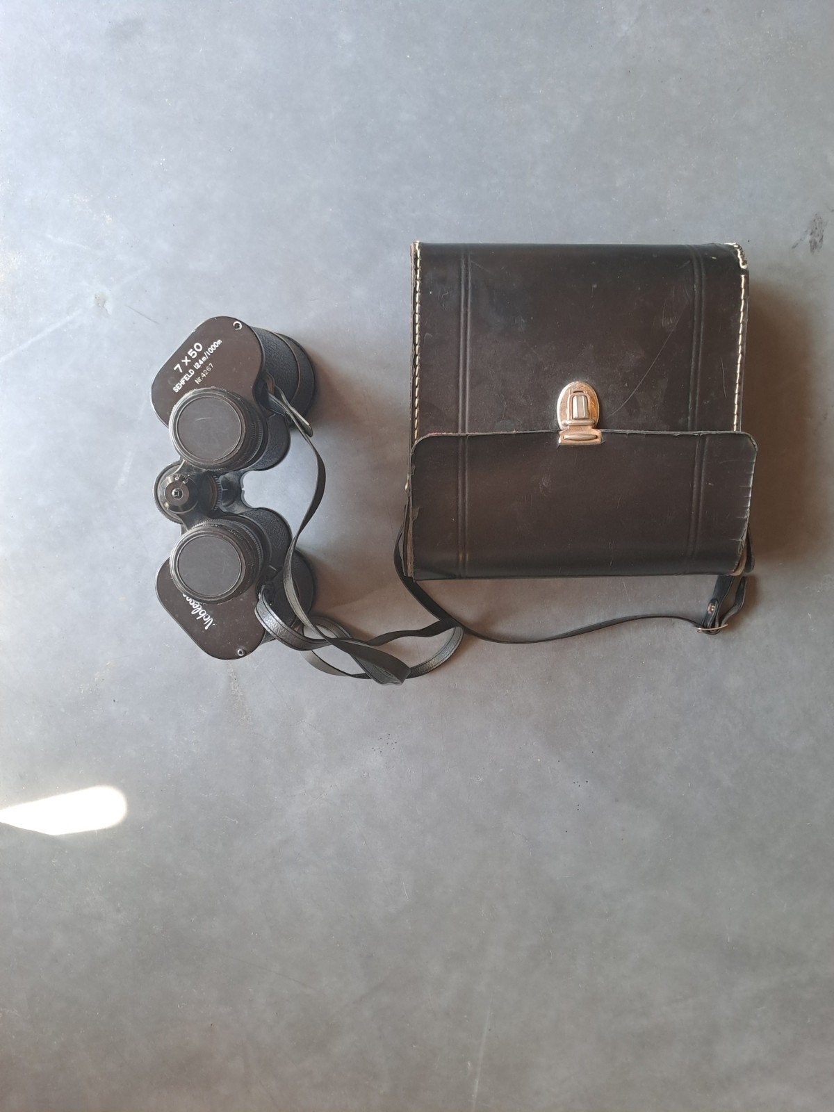 Vintage verrekijker 7x50 met leren tas, Gebruikt, Minder dan 8x, Met hoes of tas, Porro (met knik)