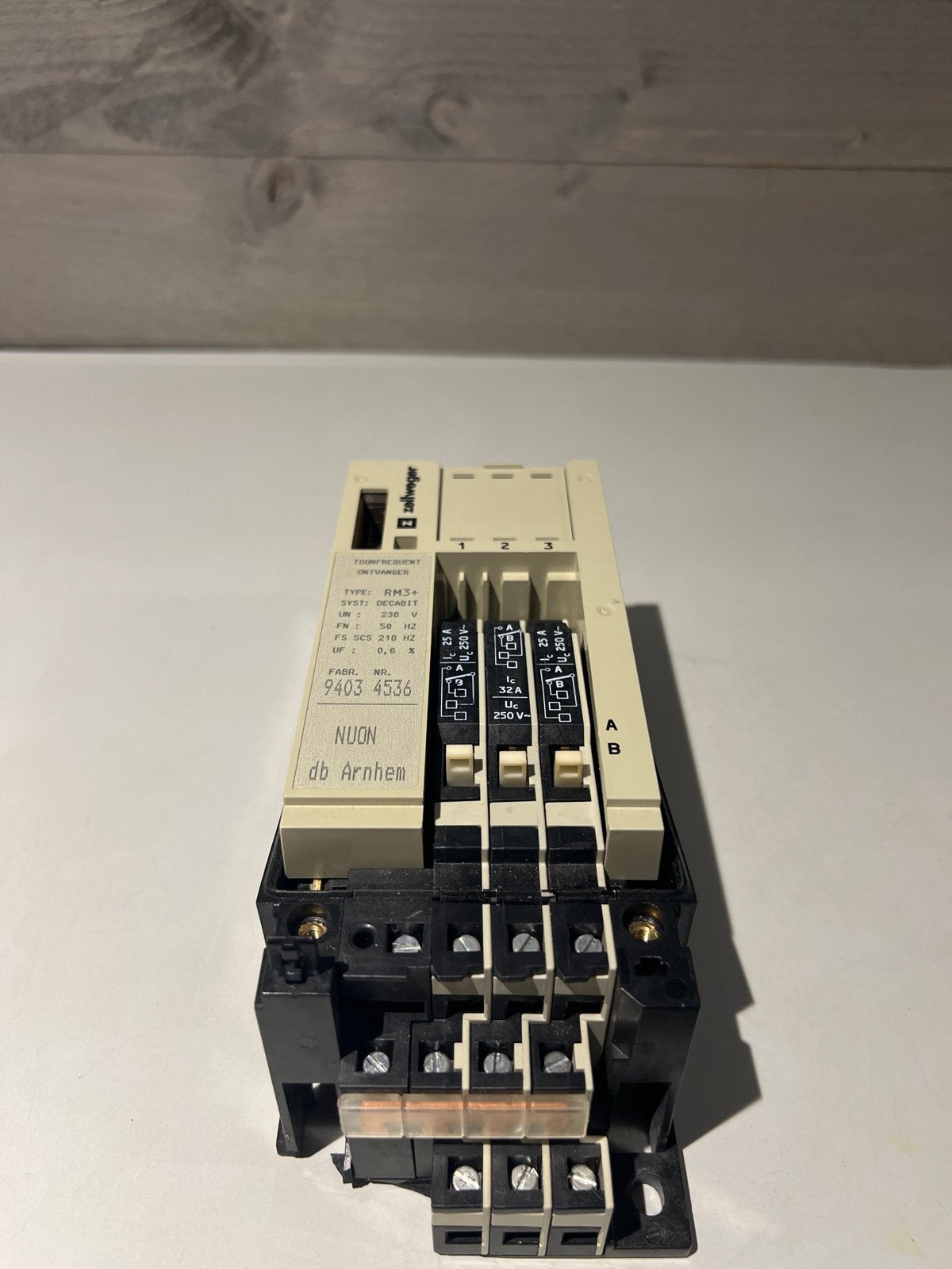 Zahlweger RM3+ Toonfrequent Ontvanger - NUON db Arnhem, N, N, Ophalen of Verzenden, Zo goed als nieuw