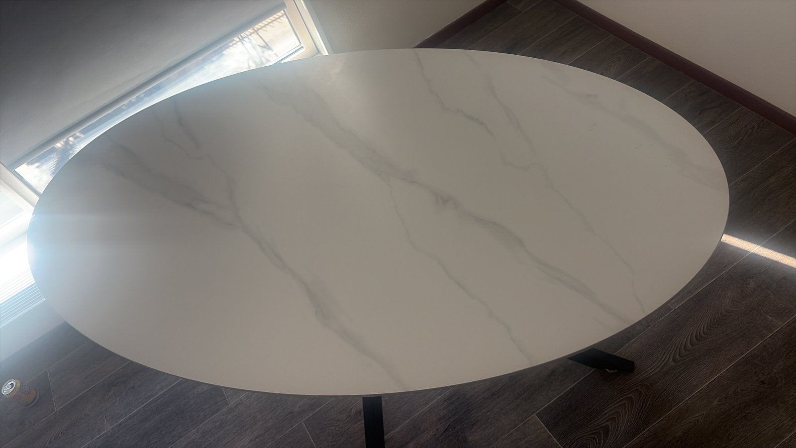Ovale eettafel met marmer blad en spin poten, Huis en Inrichting, Tafels | Eettafels, Overige materialen, 100 tot 150 cm, 200 cm of meer