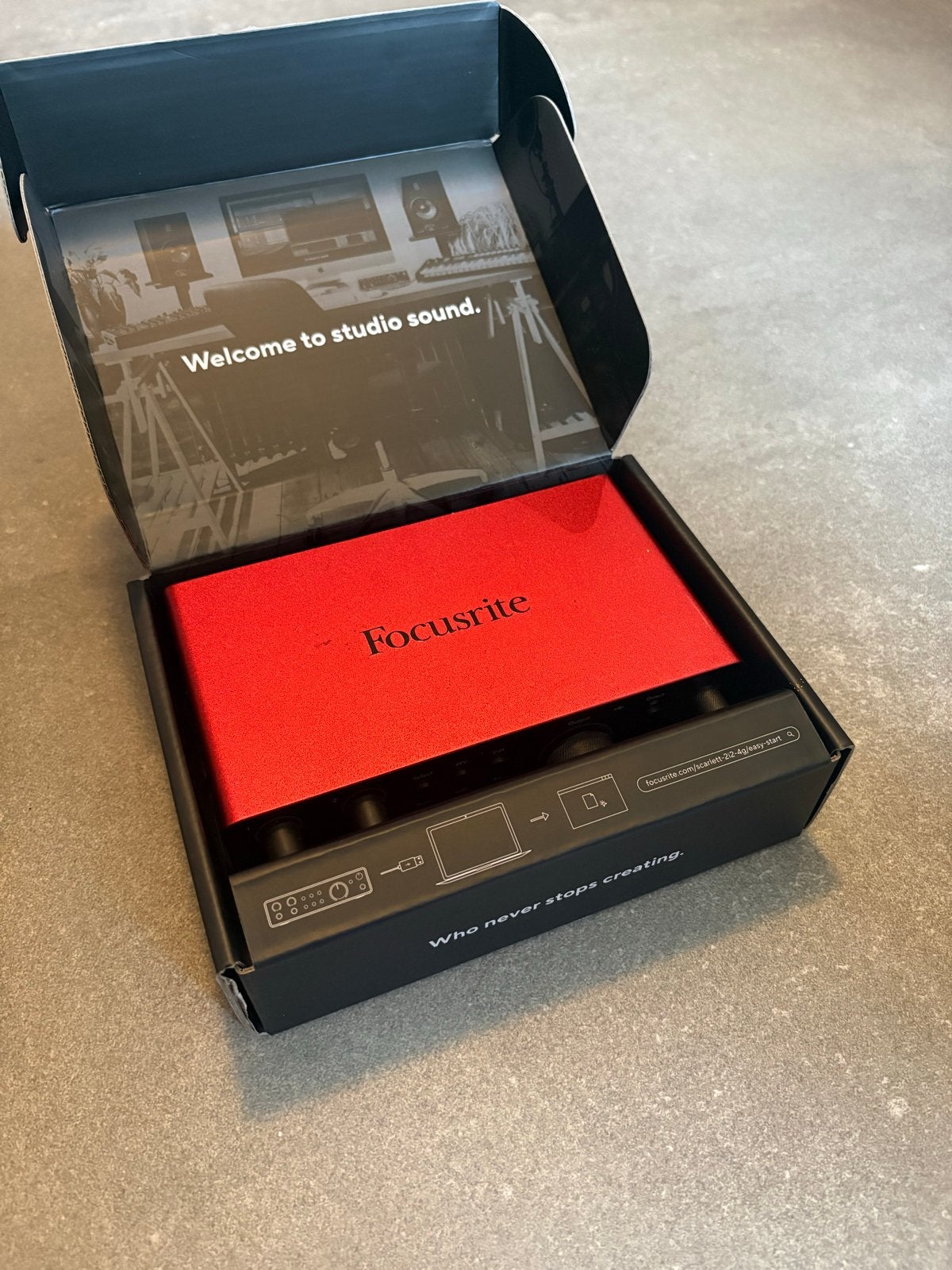 Focusrite Scarlett 2i2 Audio Interface (4e Generatie), Ophalen of Verzenden, Zo goed als nieuw