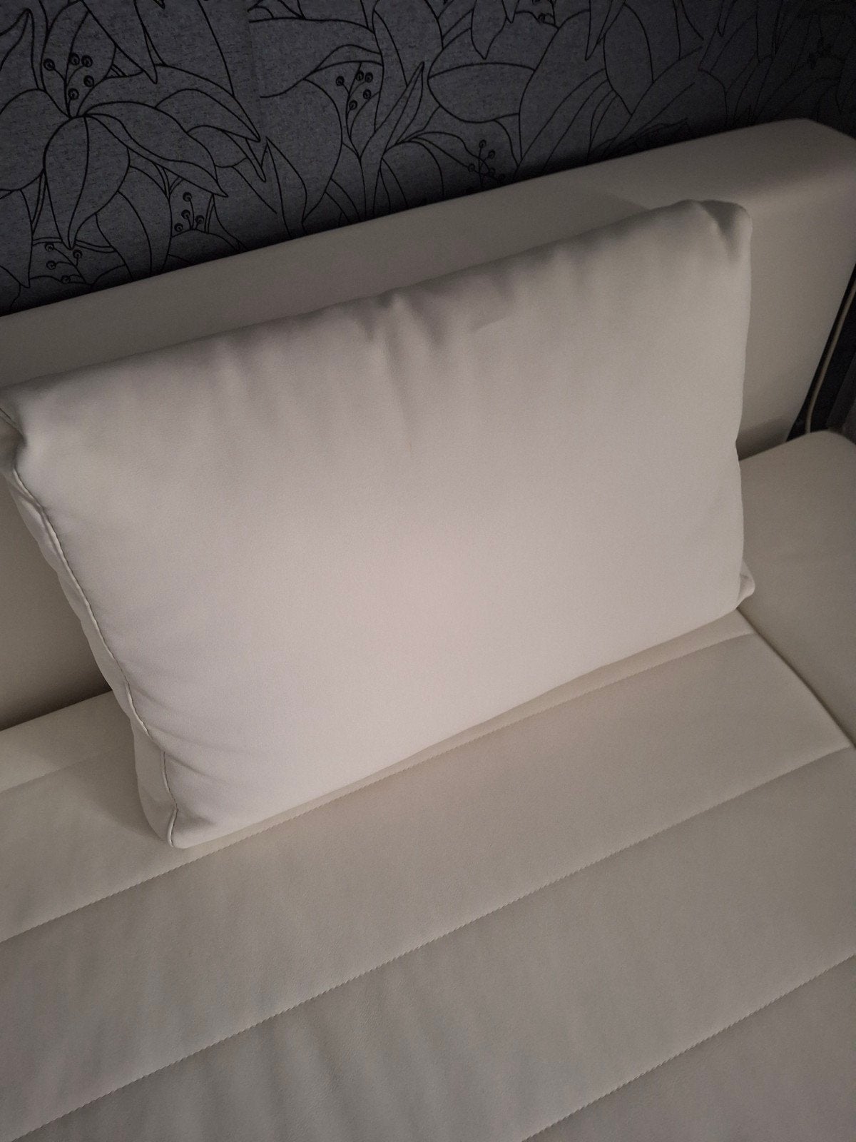 moderne (nappa)witte slaapbank ,voor2pers., Huis en Inrichting, Ophalen, Tweepersoons, Wit