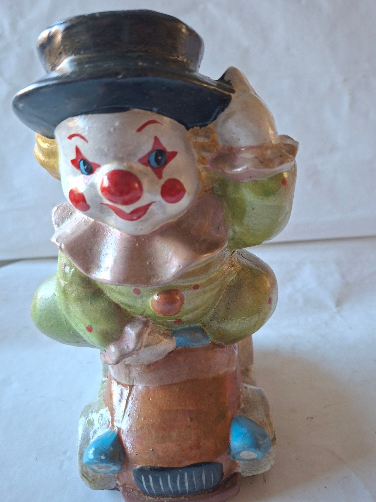 Vintage spaarpot clown op auto - Gebruikt, Ophalen of Verzenden, Gebruikt, Steen, Aardewerk of Keramiek, Overige thema's