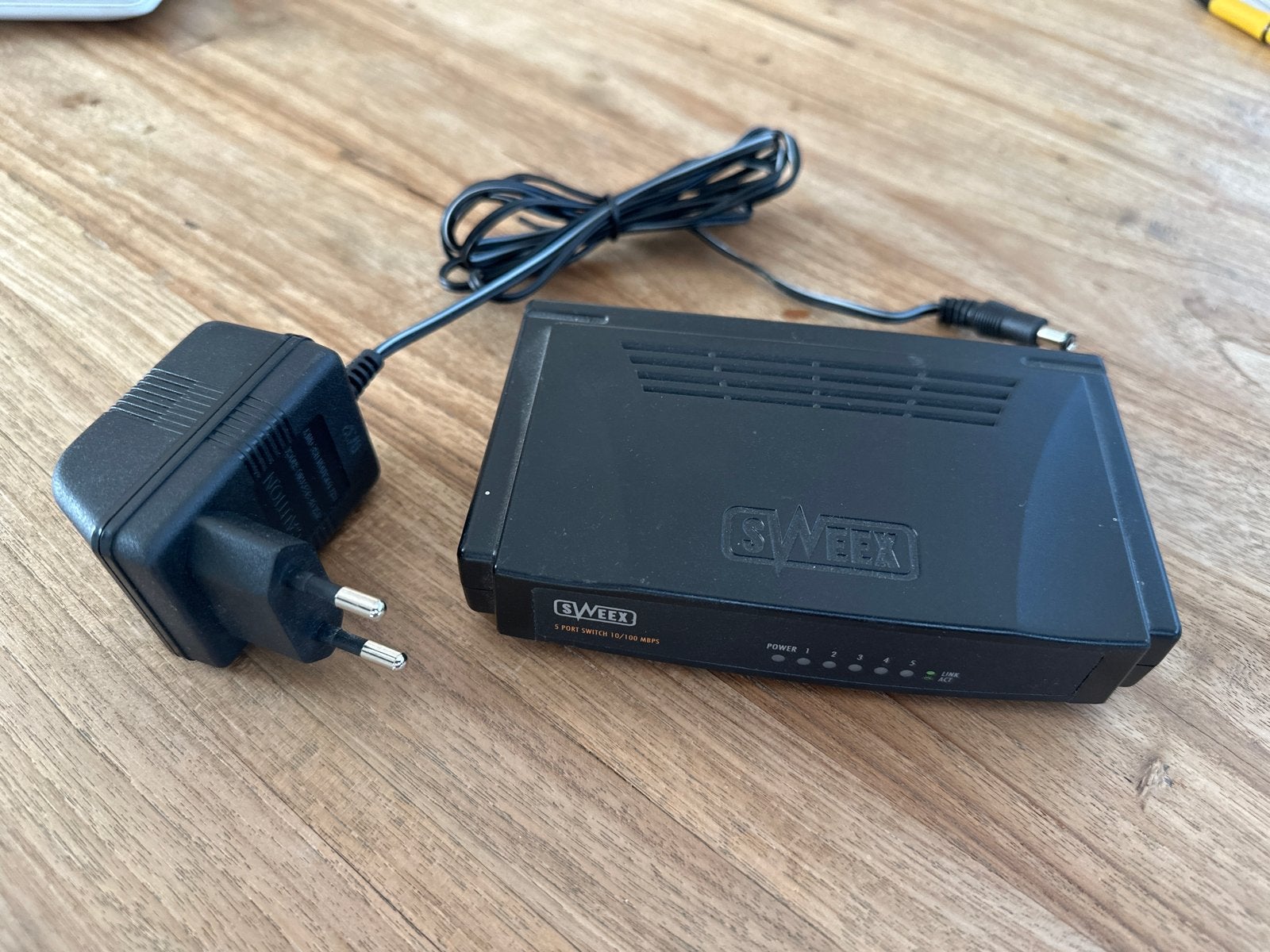 Sweex SW005 5-poorts switch 10/100 Mbps, Ophalen of Verzenden, Gebruikt