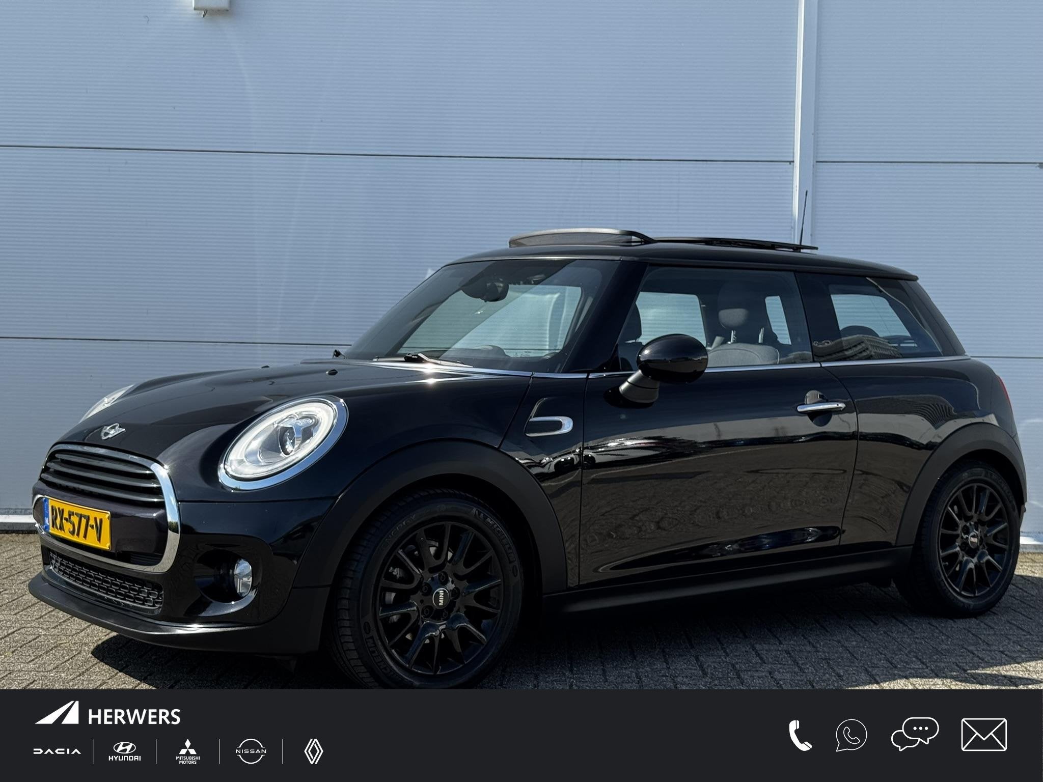 MINI 3-Deurs 1.5 Cooper Pepper Serious Business / Stoelverwa, Voorwielaandrijving, Gebruikt, 4 stoelen, Origineel Nederlands