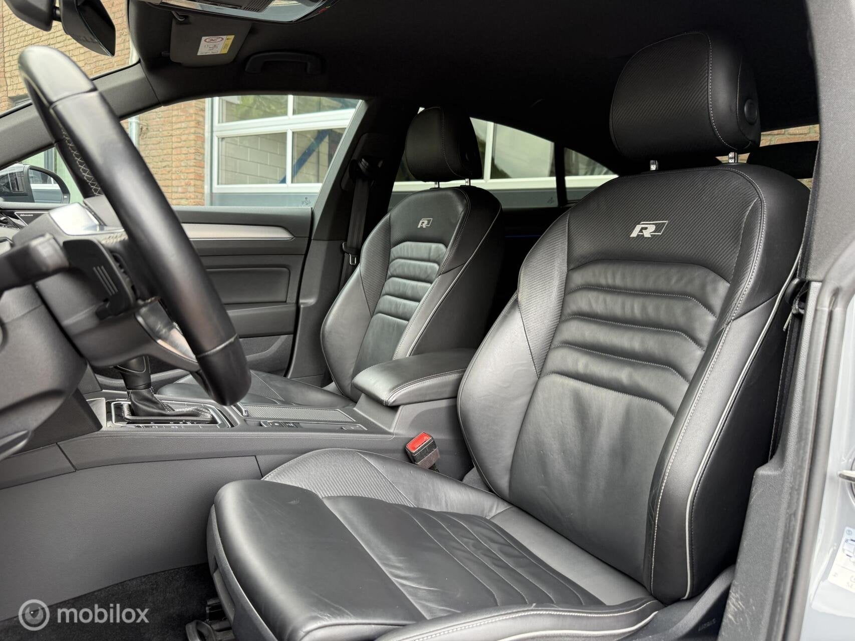 Volkswagen Arteon 2.0 TSI R-Line Virtual Massage Leer Carpla, Auto's, Volkswagen, Arteon, Zwart, 1984 cc, Leder