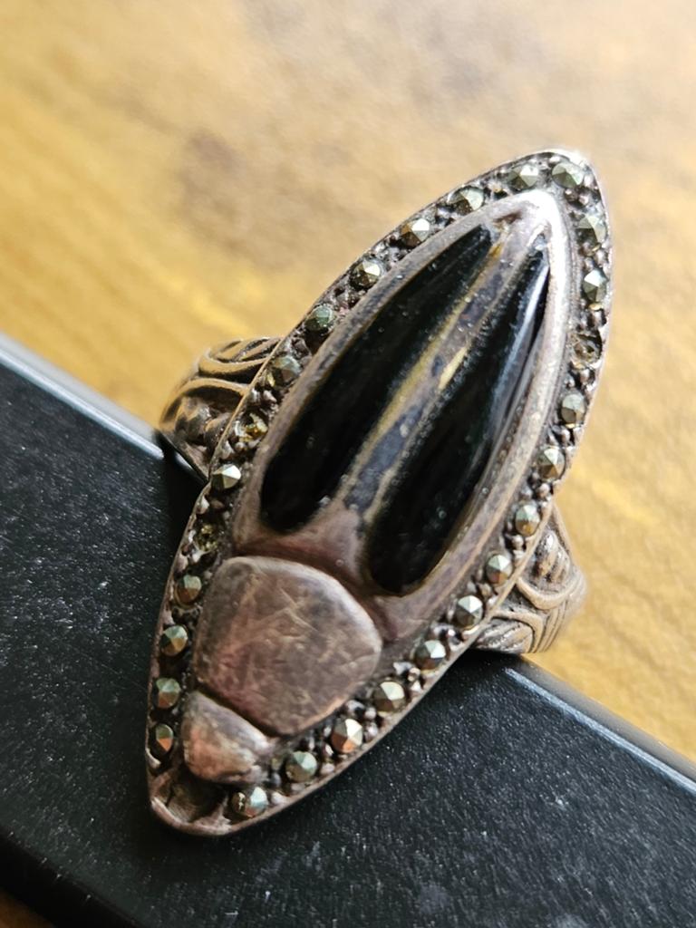 Vintage Zilveren Ring met Zwarte Steen en Markasiet, Sieraden, Tassen en Uiterlijk, Ringen, Gebruikt, Met edelsteen, Ophalen of Verzenden