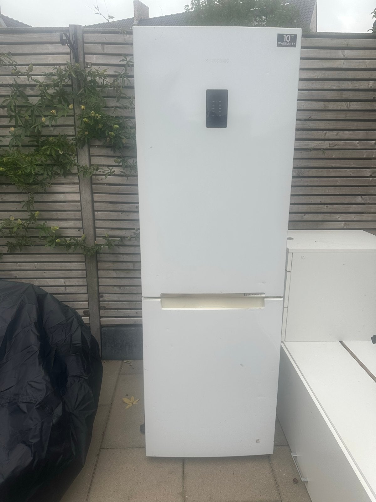 Gratis koelkast voor oud ijzer op te halen, 200 liter of meer, 60 cm of meer, Met aparte vriezer, Niet werkend