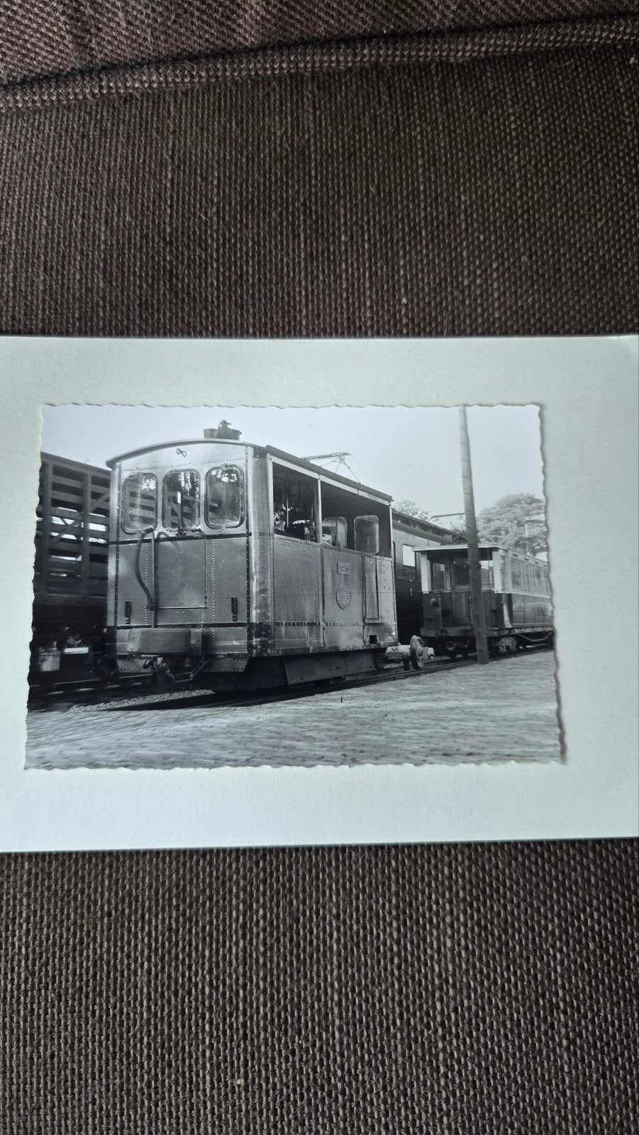 foto van een tram, zwart-wit, Ophalen of Verzenden, Gebruikt, Tram, Kaart of Prent
