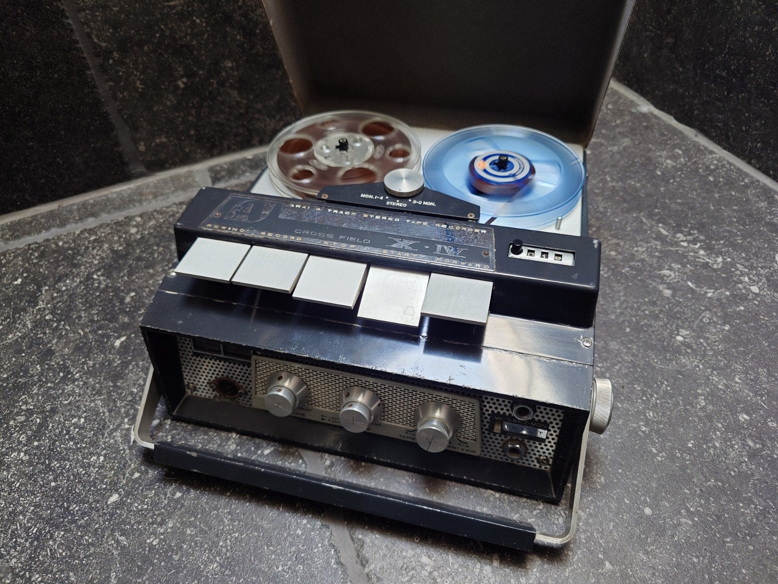 Akai X-IV draagbare bandrecorder, Audio, Tv en Foto, Bandrecorders, Ophalen of Verzenden, Bandrecorder, Met stofkap