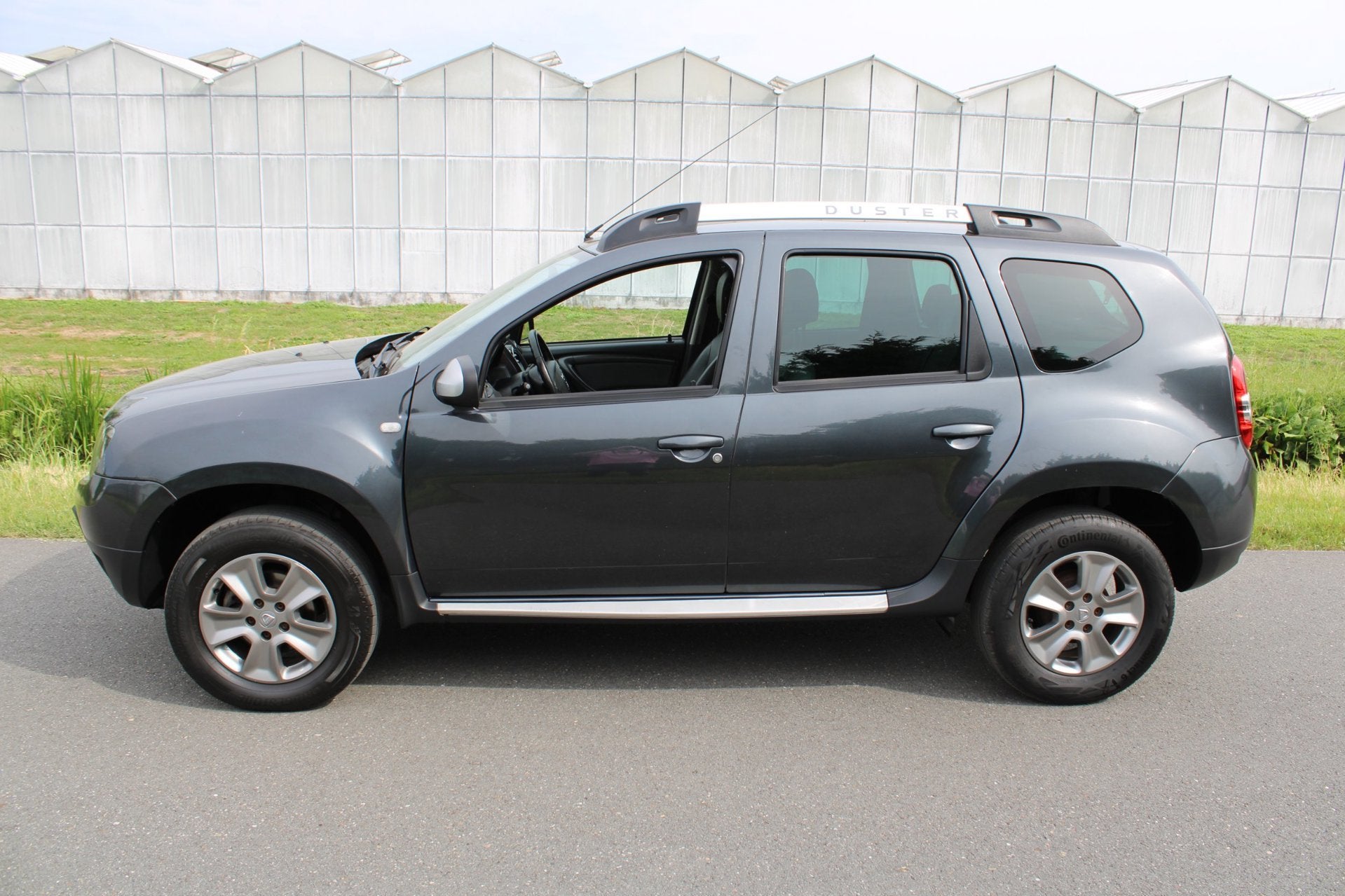 Dacia Duster 1.2 TCe 4x2 Prestige met Leder en Navigatie, Auto's, Voorwielaandrijving, Dealer onderhouden, 125 pk, Gebruikt
