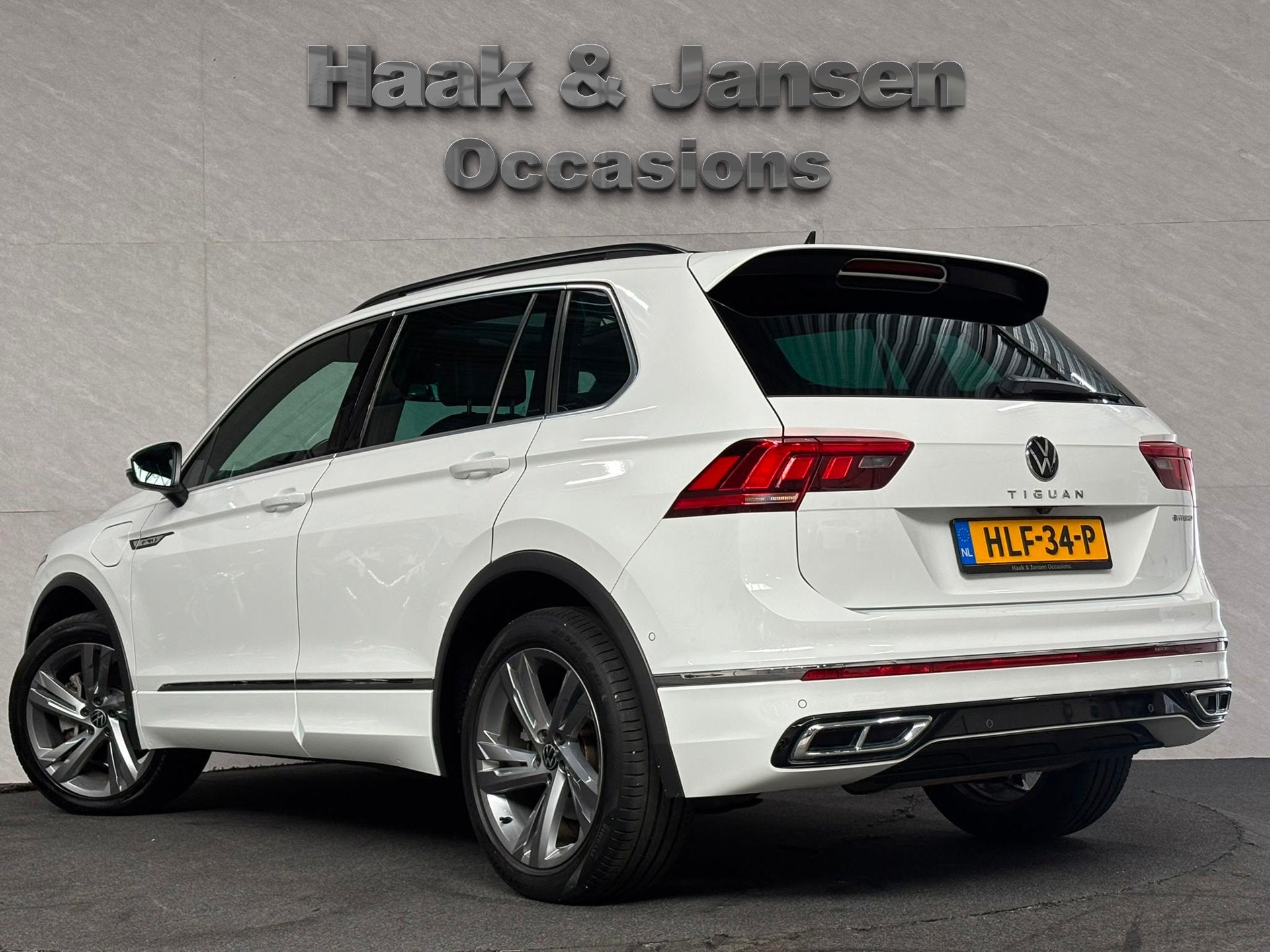 Volkswagen TIGUAN 1.4 TSI eHybrid R-Line Business+ - Pano -, 150 pk, Alcantara, Wit, Hybride Elektrisch/Benzine