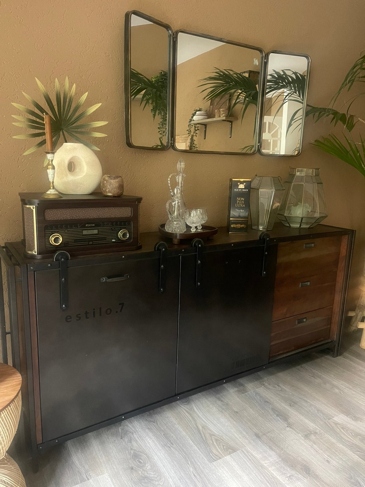 Industrieel dressoir, Huis en Inrichting, Kasten | Dressoirs, 150 tot 200 cm, Zo goed als nieuw, Industriel, 25 tot 50 cm