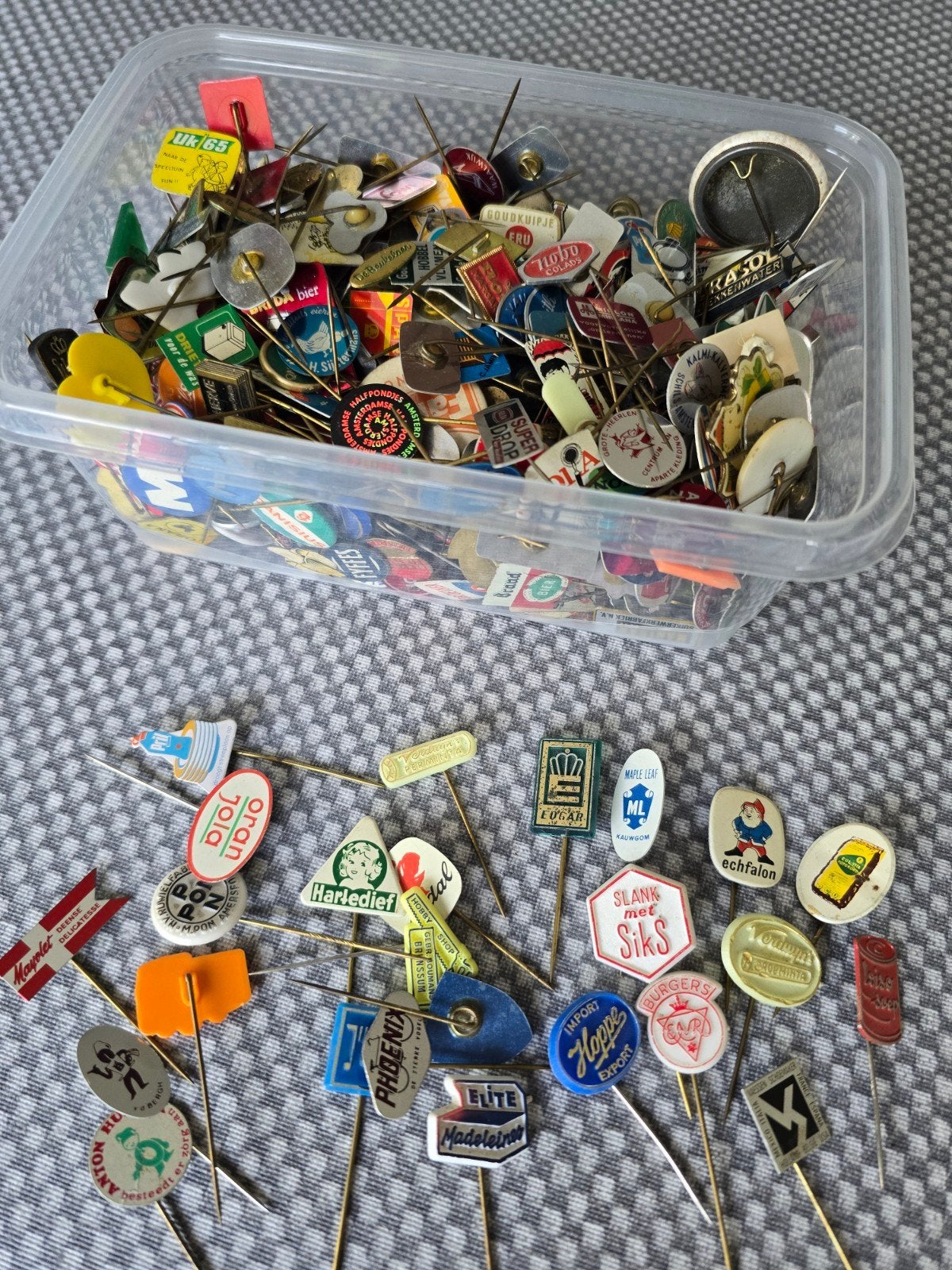 speldjes pins, Verzamelen, Speldjes, Pins en Buttons, Ophalen of Verzenden, Gebruikt, Overige onderwerpen, Speldje of Pin