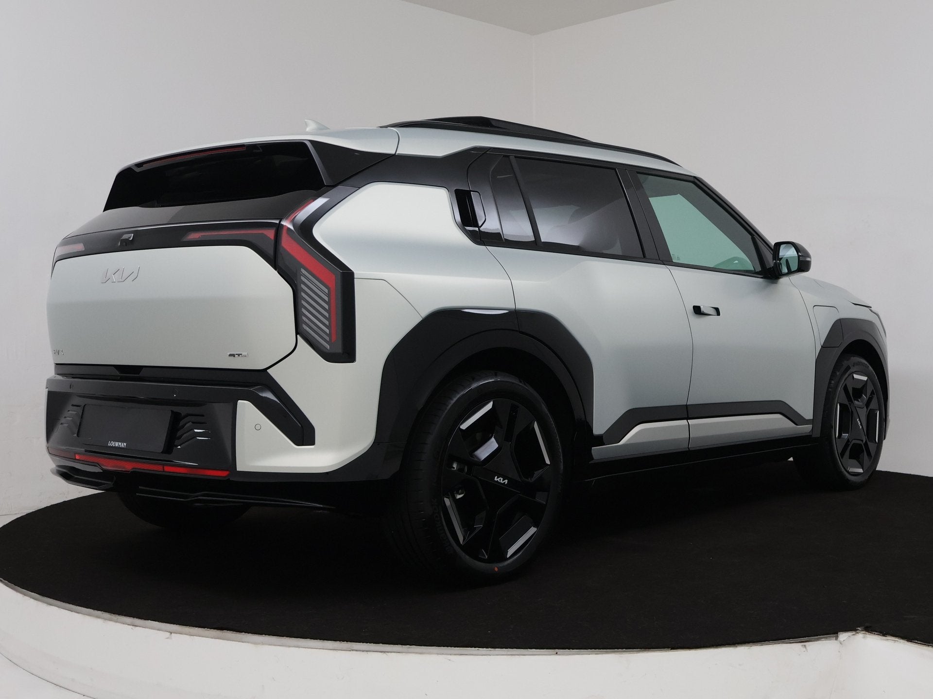 Kia EV3 GT-Line 81.4 kWh NIEUW! | Uit voorraad leverbaar! Pa, Zwart, Leder, 204 pk, SUV of Terreinwagen