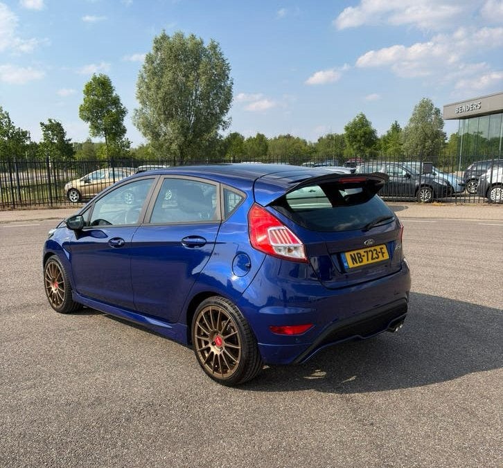 Ford Fiësta ST Line 1.0L Ecoboost 2017 | Dealer onderhouden, Voorwielaandrijving, Parkeerassistent, Blauw, 23 km/l