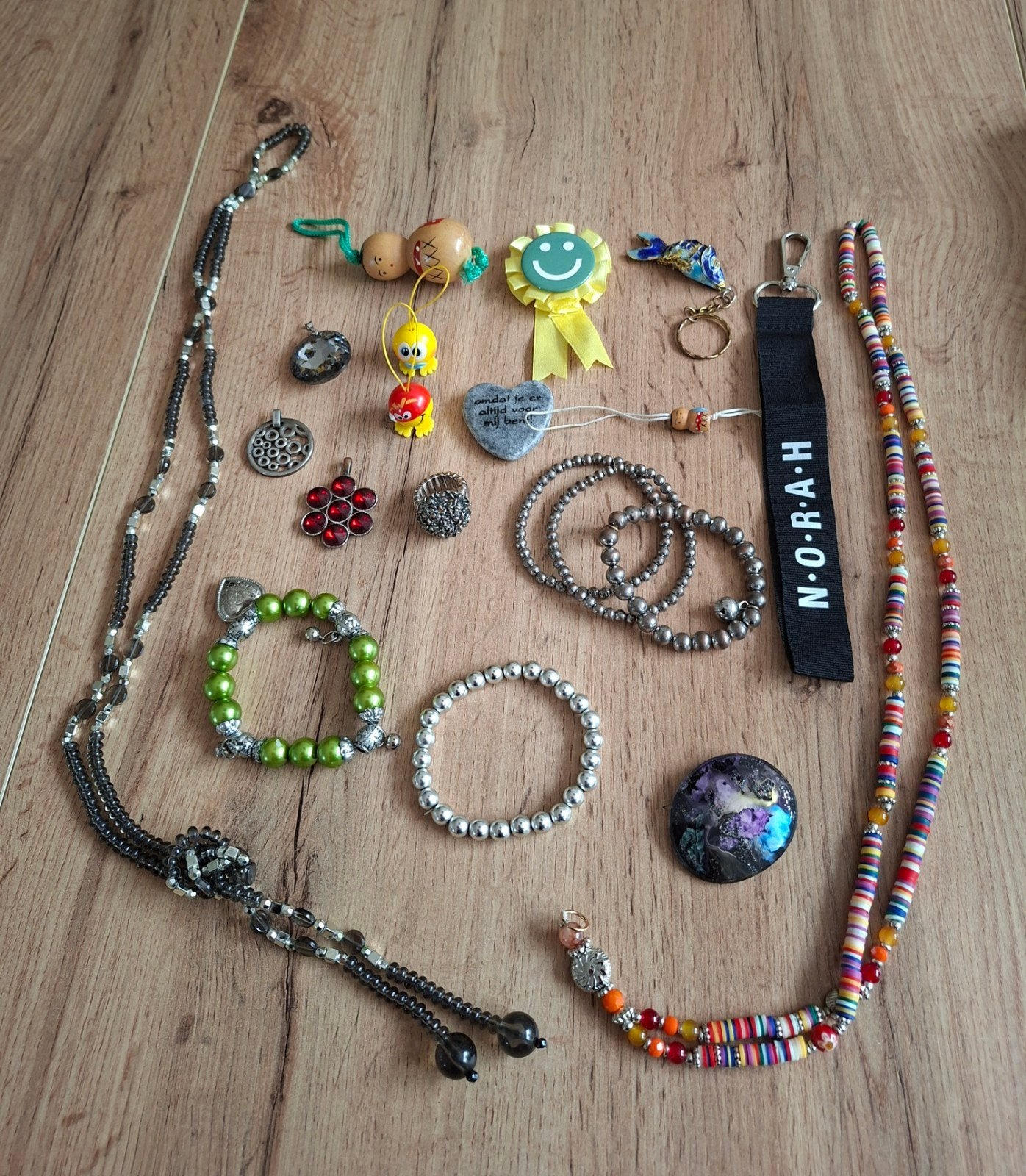 Opruiming van diverse spulletjes oa sieraden, sleutelhanger., Ophalen of Verzenden