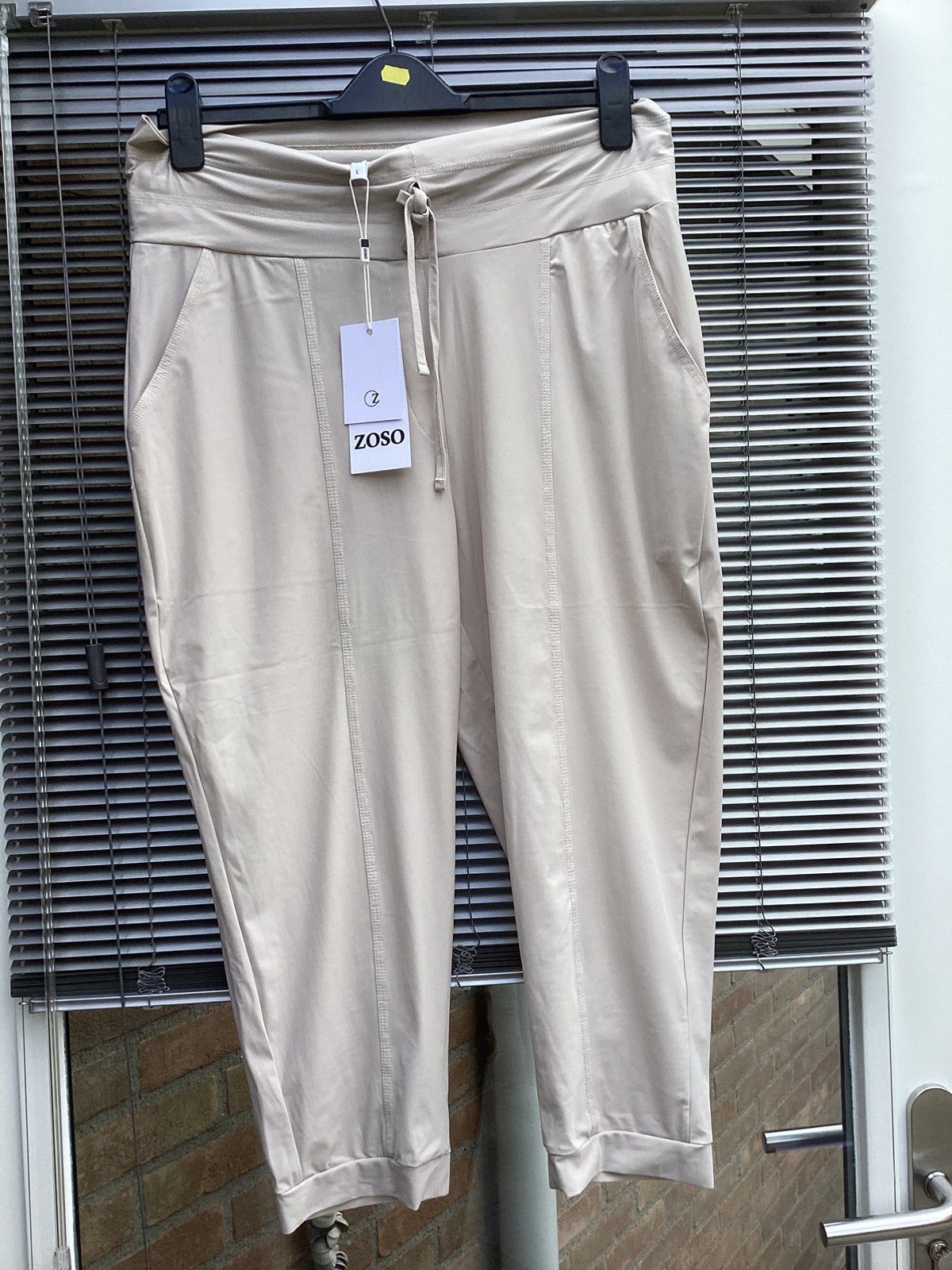 Zoso Travelstof broek zand, Ophalen of Verzenden, Nieuw, Maat 42/44 (L), Beige