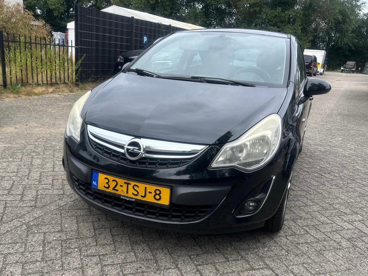 Opel Corsa 1.2 16V LPG 3D 2012 Zwart, Auto's, Voorwielaandrijving, 83 pk, 4 cilinders, 1229 cc
