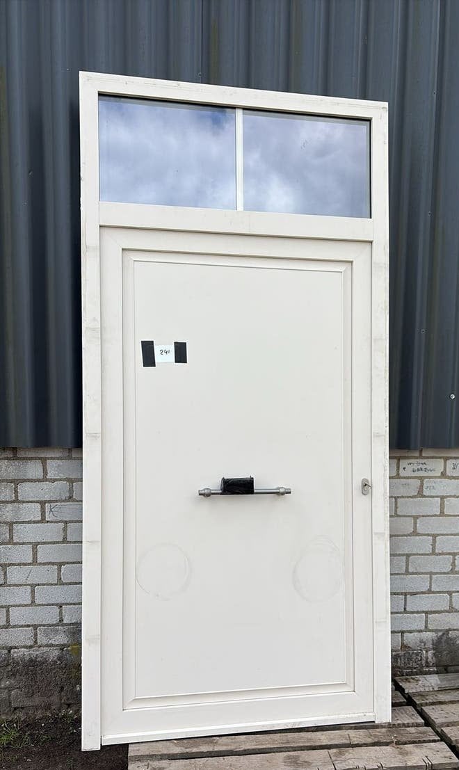 (241) Nieuwe kunststof voordeur ral 9001 incl kozijn en glas, Doe-het-zelf en Verbouw, Kozijnen en Schuifpuien, Ophalen, Kunststof