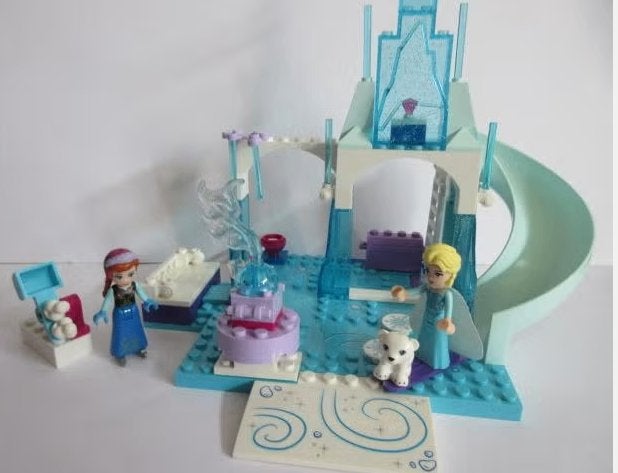 10736 Disney Frozen, Anna & Elsa's bevroren speeltuin, Lego, Ophalen of Verzenden, Zo goed als nieuw, Compleet
