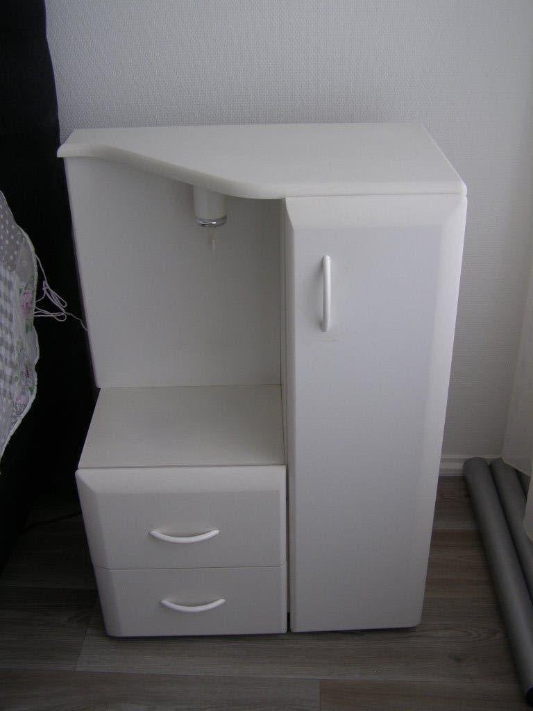 2 Nachtkastjes wit, Huis en Inrichting, Slaapkamer | Nachtkastjes, Ophalen, Gebruikt, 45 tot 65 cm, 70 cm of meer