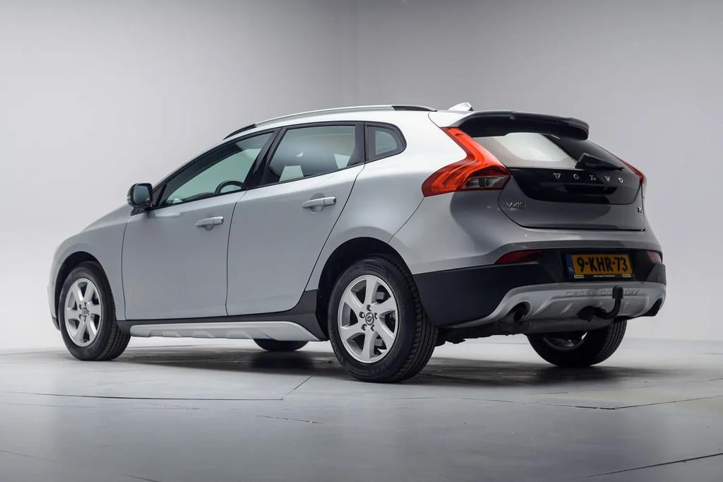 Volvo V40 Cross Country T4 180pk Momentum [ Navi Camera Trek, 1596 cc, 4 cilinders, 179 pk, Origineel Nederlands