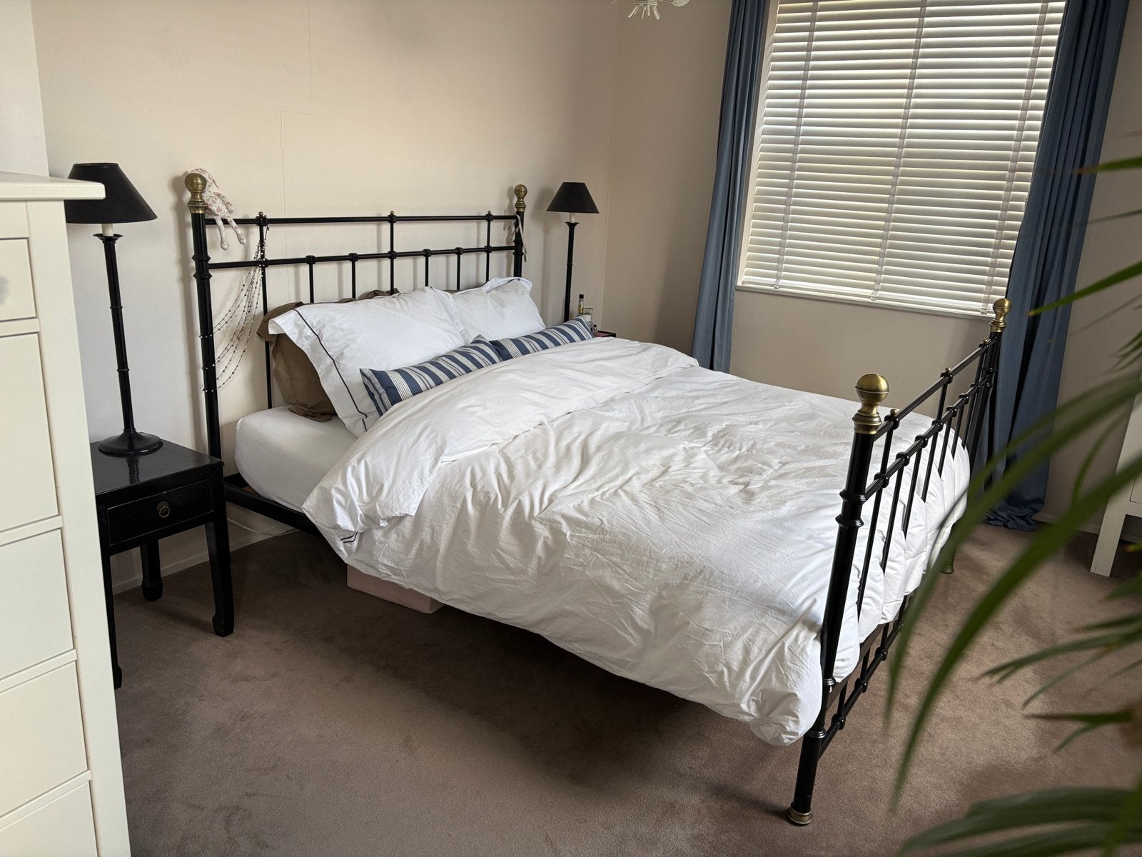 IKEA Svelvik zwart metalen spijlen bed 160 cm, Huis en Inrichting, Ophalen, Tweepersoons, Zo goed als nieuw, 200 cm