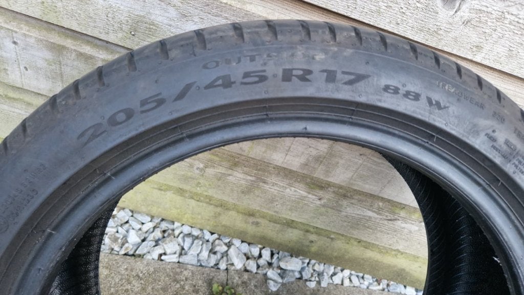 2 Pirelli Cinturato Autobanden, Ophalen, Gebruikt