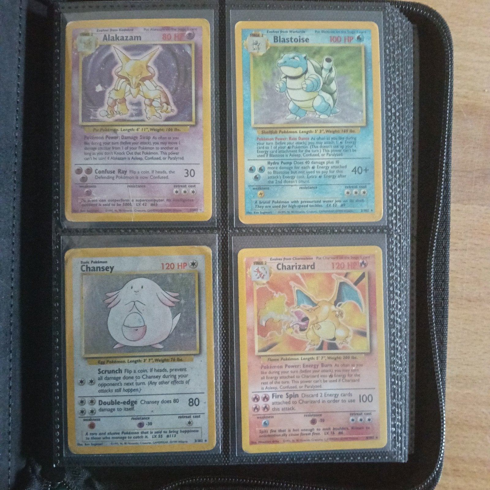 Pokémon Kaarten Map met de hele base set in het engels, Hobby en Vrije tijd, Ophalen of Verzenden, Gebruikt, Meerdere kaarten