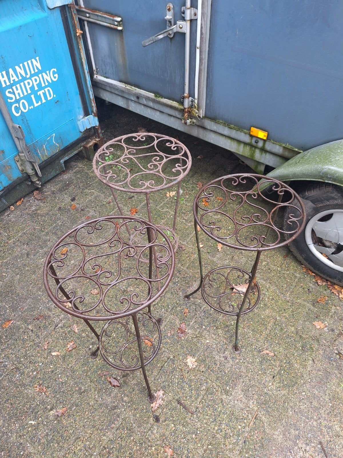 gietijzeren planten tafeltjes decoratie tuintafeljes, Tuin en Terras, Ophalen, Overige materialen, 2 zitplaatsen