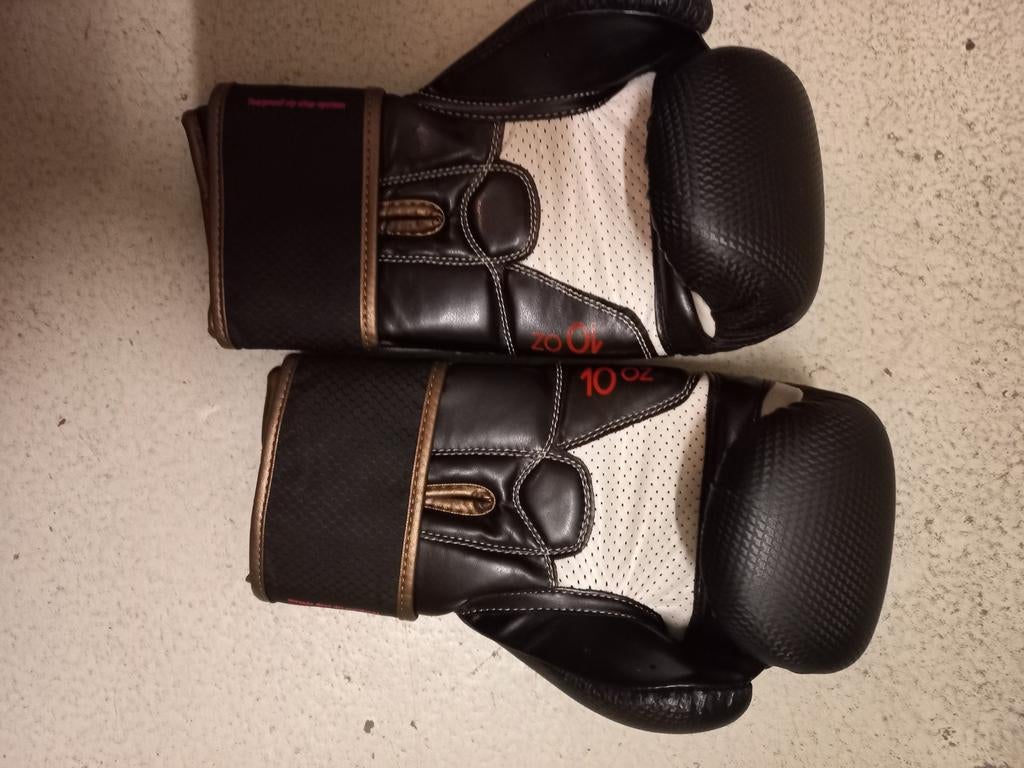 Out shock Junior bokshandschoenen 10 ounce + 1 set Gorilla l, Ophalen of Verzenden, Bokshandschoenen