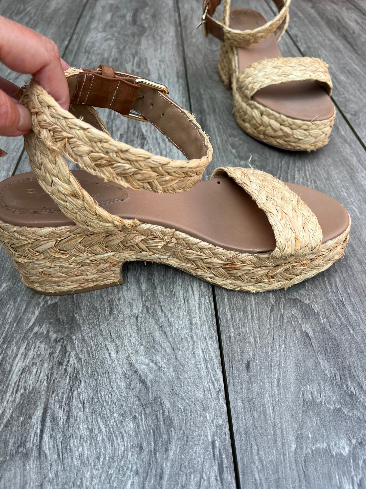 ️Sandalen mt 41 H&M  mooie voor de  zomer, H&M, Beige, Zo goed als nieuw, Sandalen of Muiltjes