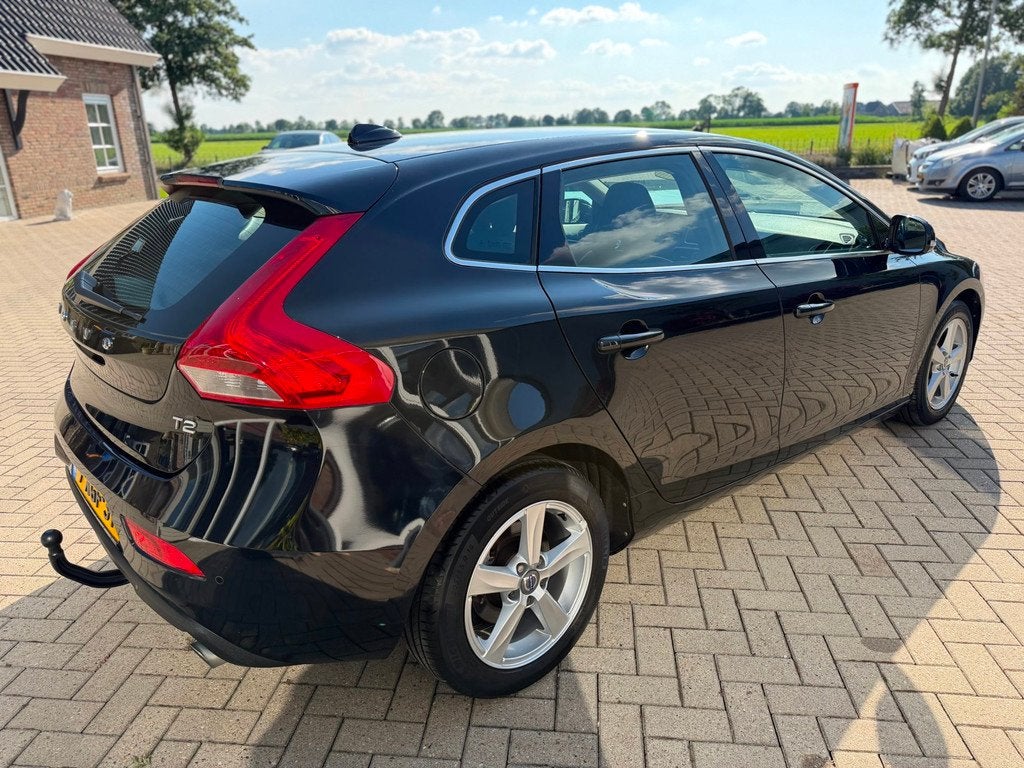Volvo V40 1.6 T2 Momentum/ Navi/ Leder/ Soel verwarming/ Cru, Auto's, Volvo, Voorwielaandrijving, Gebruikt, Zwart, 4 cilinders